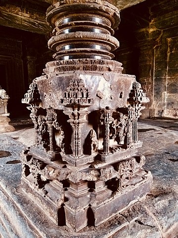 Nanneshwara Temple Pillar